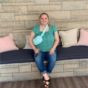 Meet your Posher, Alyssa